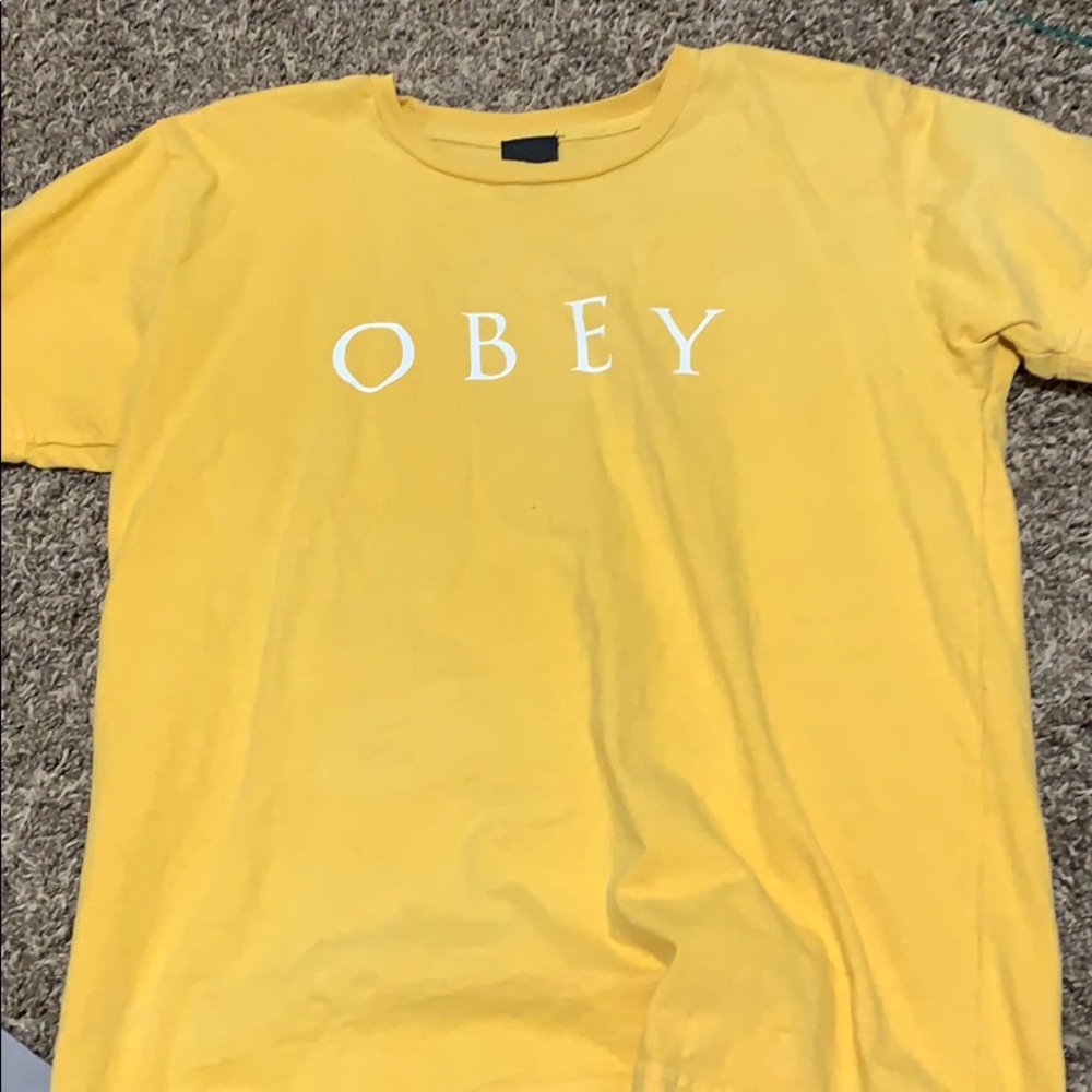 women’s large obey shirt